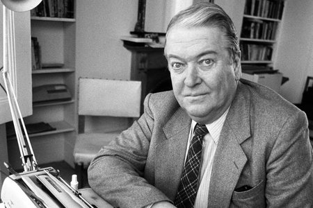 Kingsley Amis.jpg