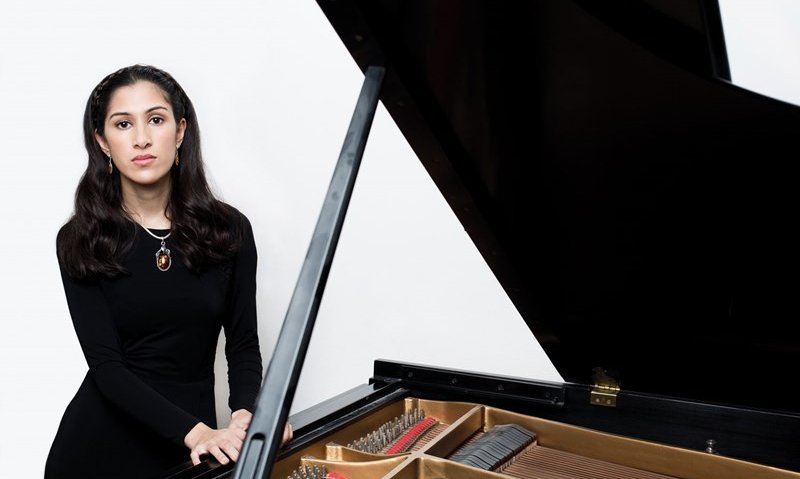 Mishka-Rushdie-Momen