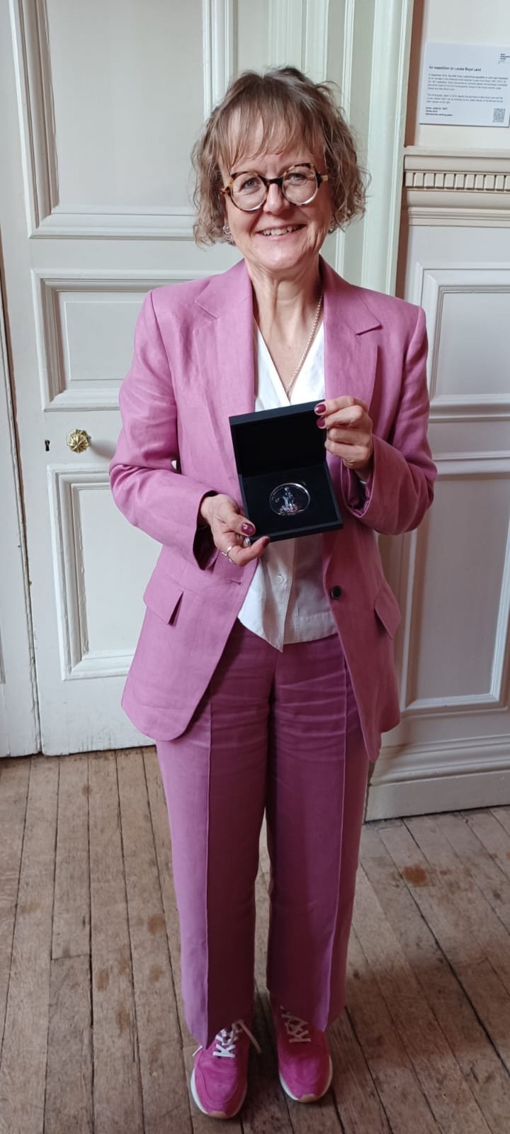 Rose_Victoria Medal