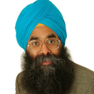 Dr Devinder Sivia