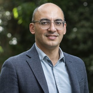 Professor Armin Lak