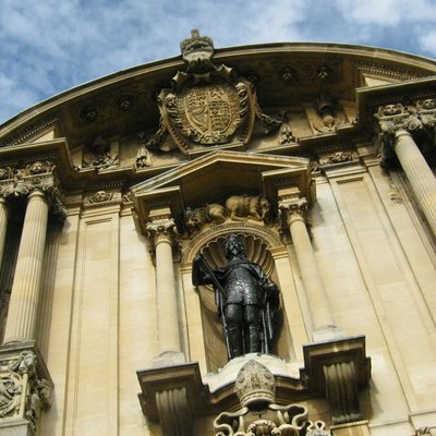 Statue of Kings Charles on the exterior of the Laudian Library